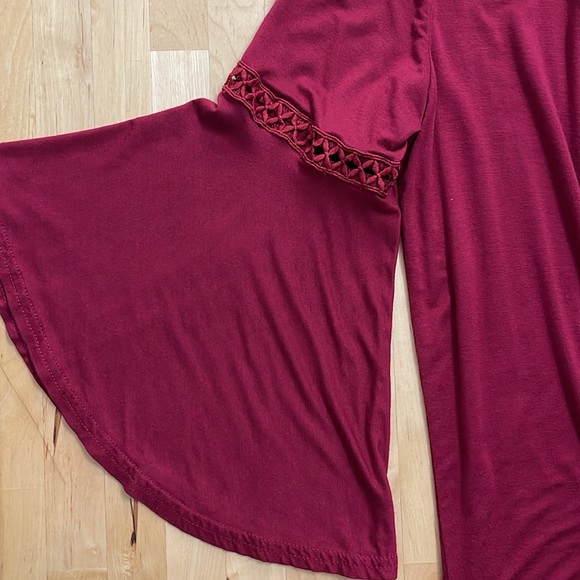 STEM & VINE CROCHET BELL SLEEVE TUNIC TOP Maroon Sz M FRINGE SHARK-MOUTH HEM - Picture 8 of 9